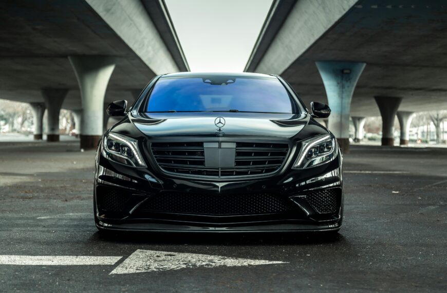 Canadian Black Car: Your Premier Guelph Airport Limo Service