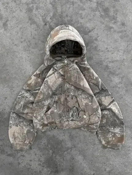 Blending Nature and Street: The Akimbo Realtree® Hoodie